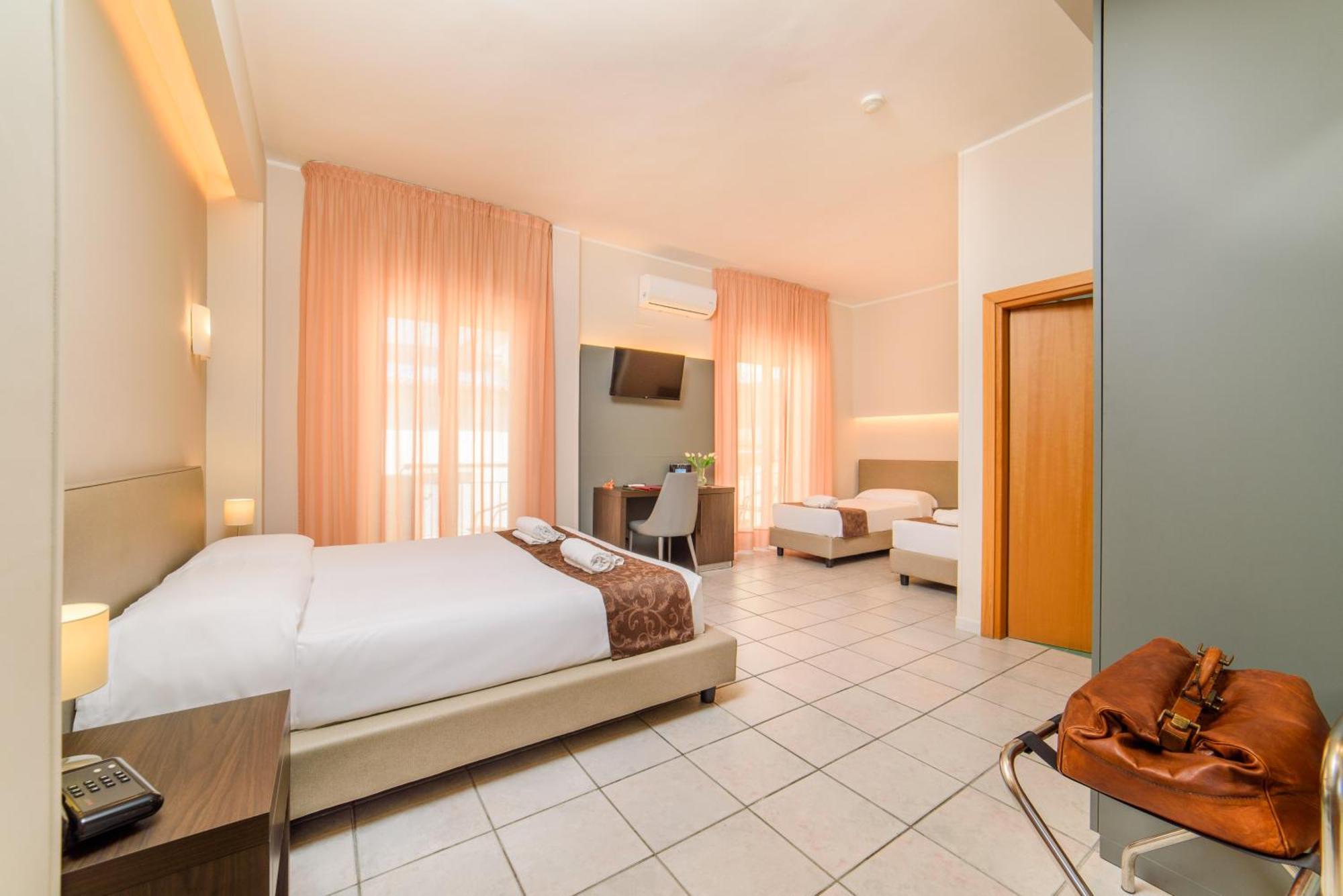 Hotel Tirreno