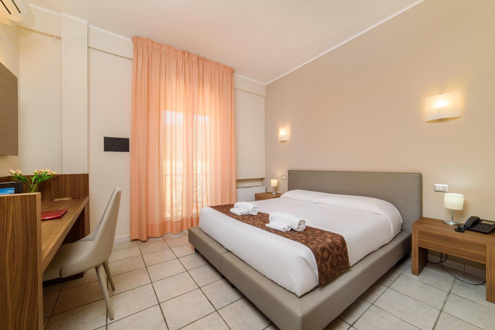 Hotel Tirreno